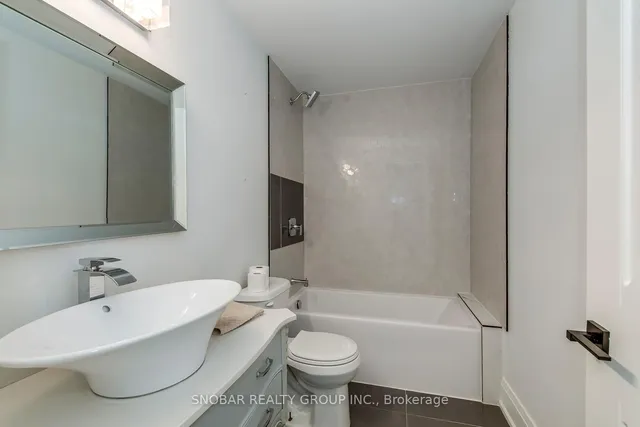 Additional image 34 of 106 Freemont Ave