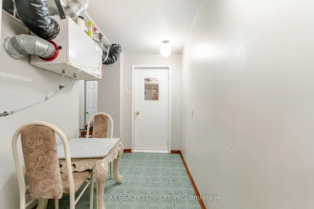 Additional image 36 of 67 Stoneledge Circ
