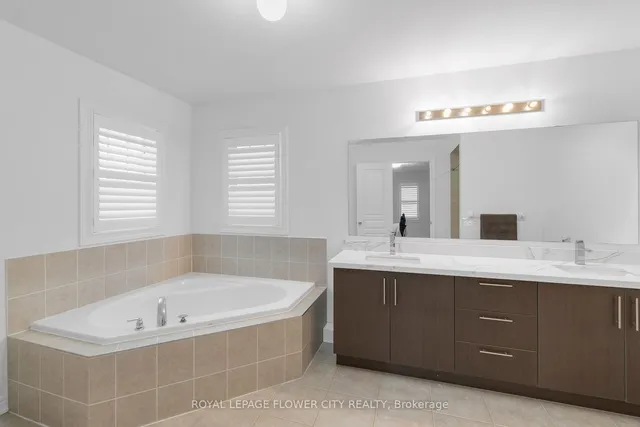 Additional image 26 of 28 DRUMMONDVILLE Dr