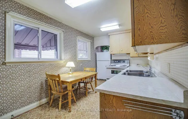 Additional image 9 of 144 Park Home Ave