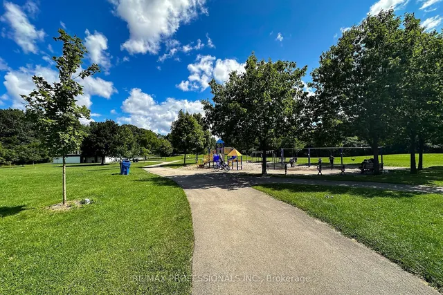 Additional image 37 of 59 Vanguard Dr