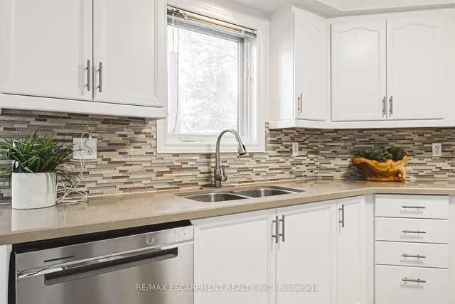 Additional image 11 of 1150 Skyview Dr Unit 52