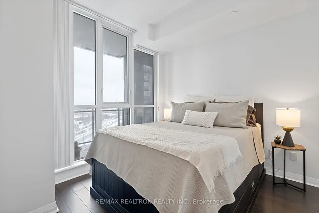 Additional image 9 of 55 Eglinton Ave Unit 1001