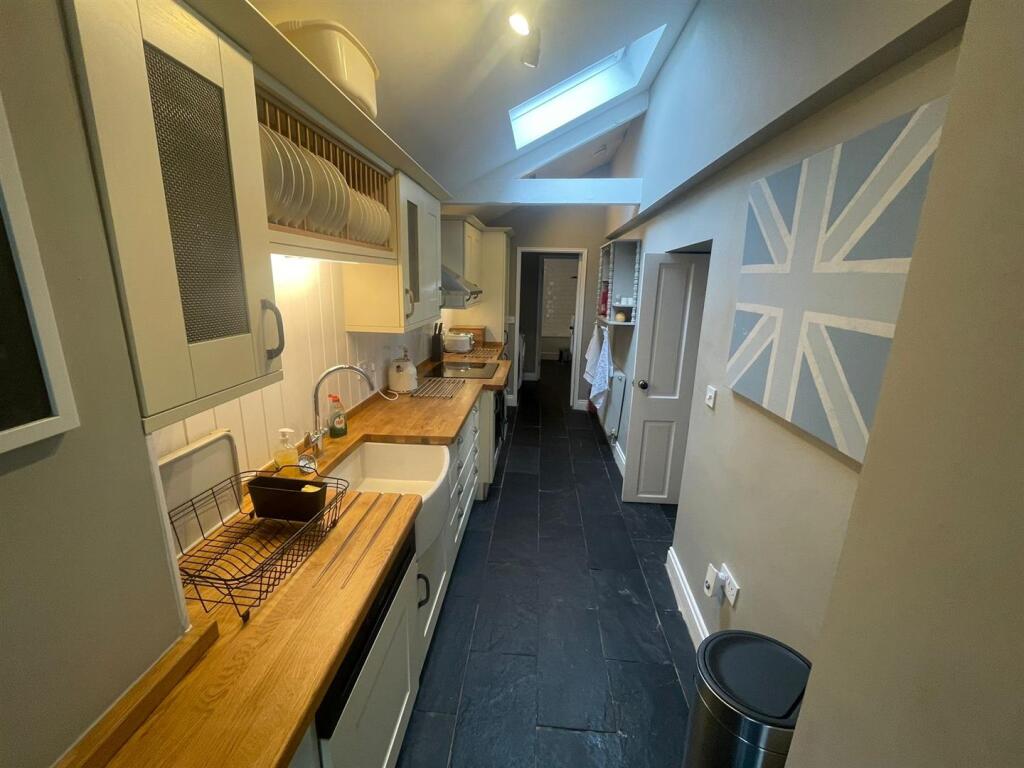 Additional image 4 of Newsham