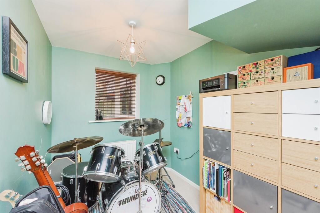 Additional image 9 of Paddock Close, Wilnecote, TAMWORTH