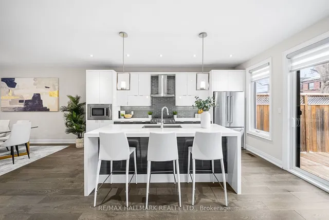 Additional image 13 of 23 Roblin Ave