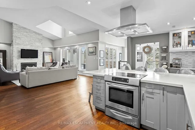 Additional image 12 of 3230 New St Unit 3