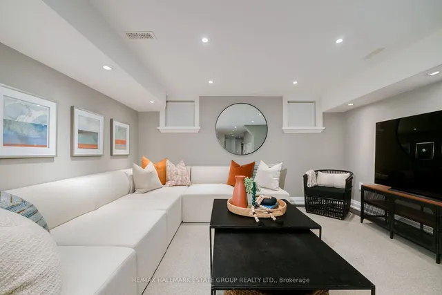 Additional image 39 of 30 Roosevelt Rd