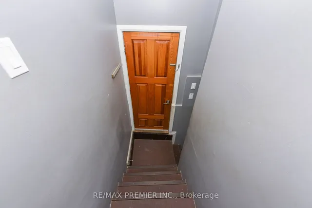 Additional image 19 of 165 Lambton Ave