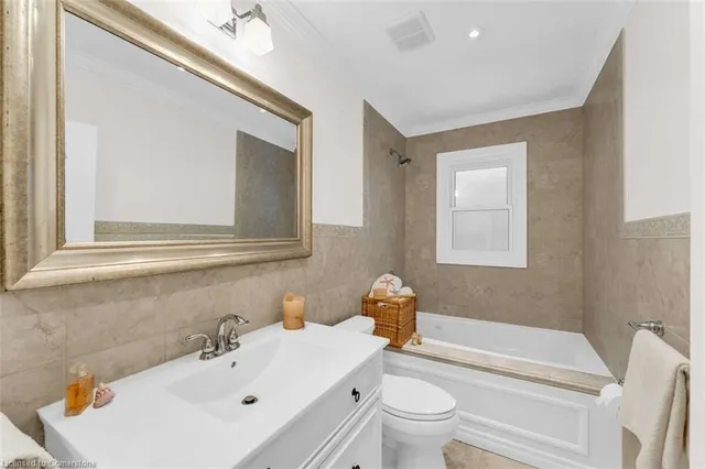 Additional image 19 of 483 Walnut Cres