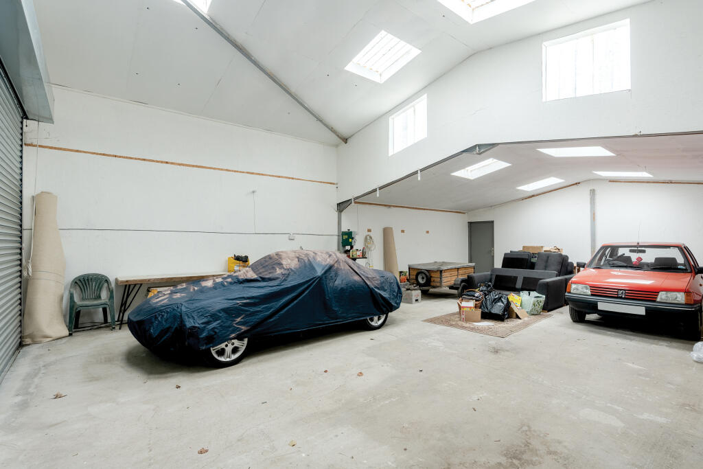 Additional image 36 of A site of approx 10 acres which has great potential, including a barn with planning permission