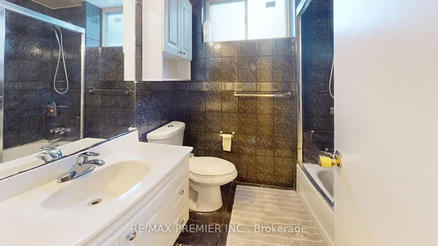 Additional image 27 of 32 Marlington Cres