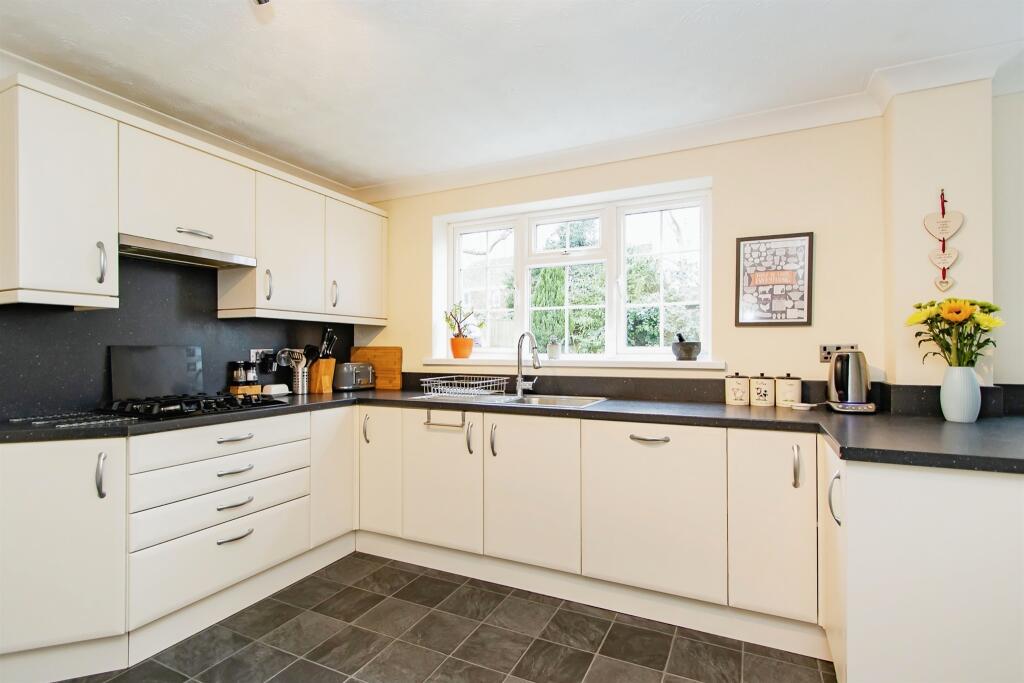 Additional image 18 of Were Close, Warminster