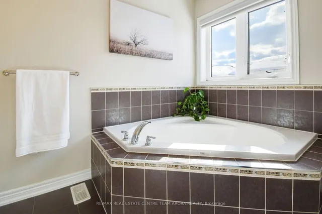 Additional image 21 of 749 Wettlaufer Terr