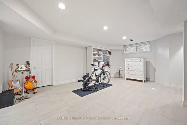 Additional image 21 of 88 Yonge Blvd