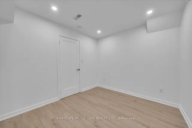 Additional image 38 of 386 Coxwell Ave