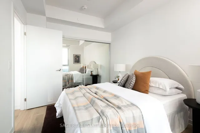 Additional image 19 of 225 Sumach St Unit 805W