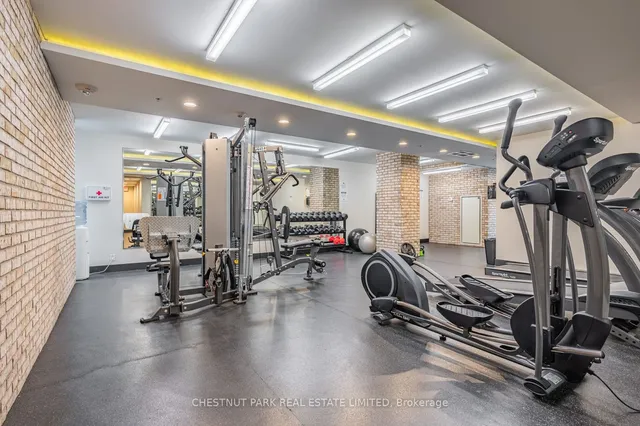 Additional image 30 of 39 Sherbourne St Unit 907