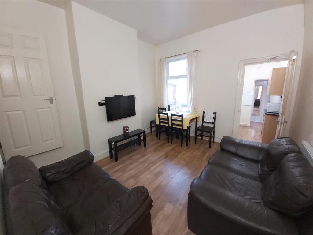 Additional image 9 of Next to University