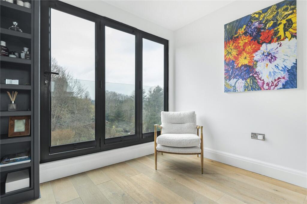 Additional image 16 of Leamington Avenue, Bromley, BR1