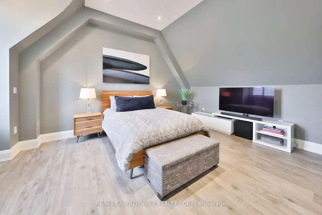 Additional image 25 of 3188 Lakeshore Rd