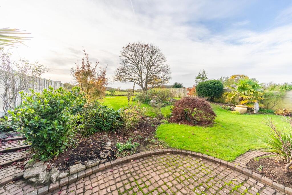 Additional image 17 of Substantial bungalow with views over Claverham's countryside