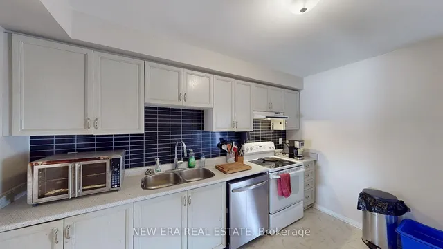 Additional image 28 of 17 Caruso Dr