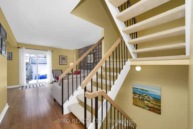 Additional image 15 of 1550 Grosvenor St Unit 32