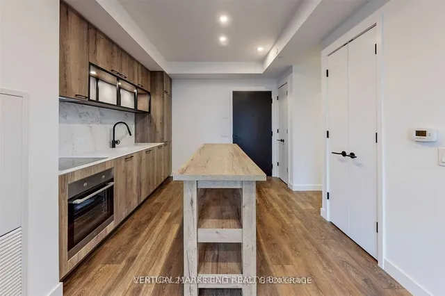 Additional image 9 of 505 Richmond St Unit 815