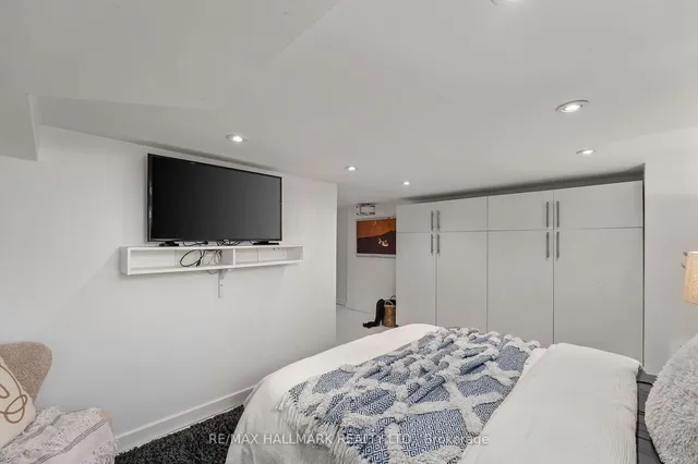 Additional image 28 of 13 Woodfield Rd