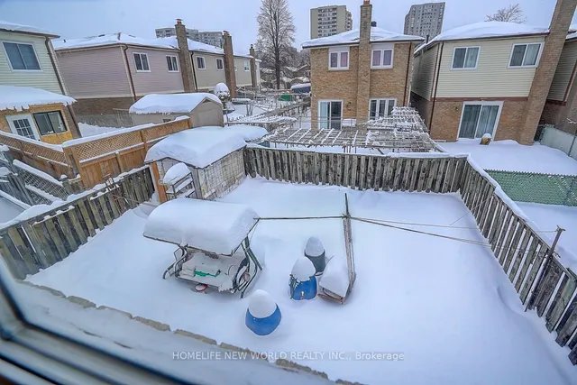 Additional image 38 of 17 Pale Moon Cres