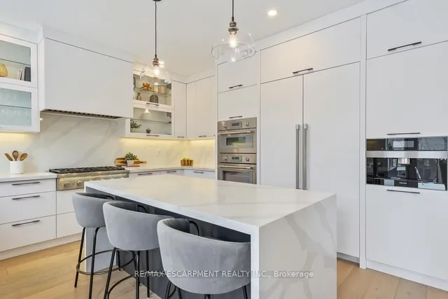 Additional image 18 of 2455 BON ECHO Dr