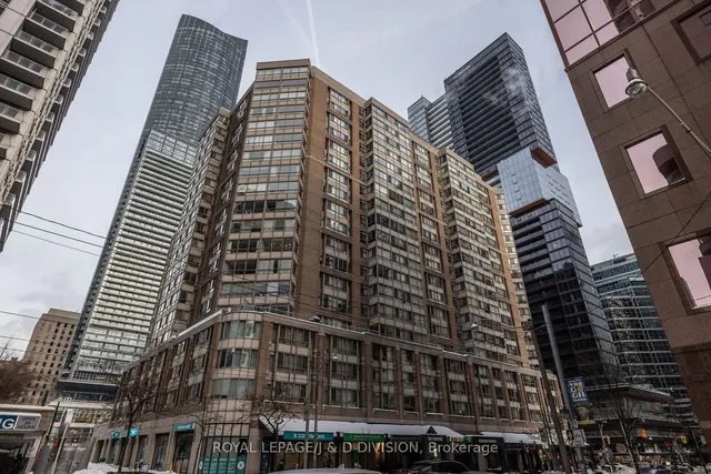 717 Bay St Unit 1004