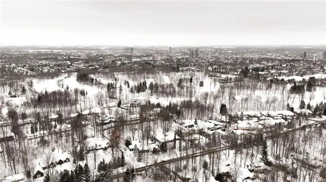 Additional image 19 of 384 Westwood Dr