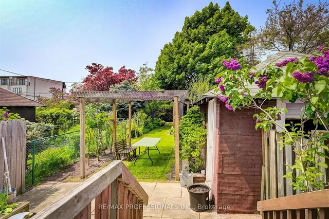 Additional image 25 of 636 Runnymede Rd