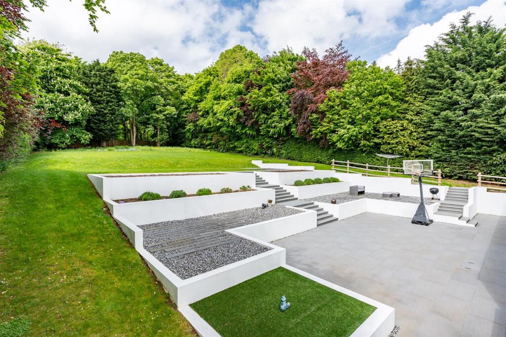 Additional image 27 of Harmer Green Lane, Welwyn