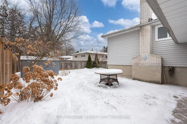 Additional image 35 of 5194 Broughton Cres