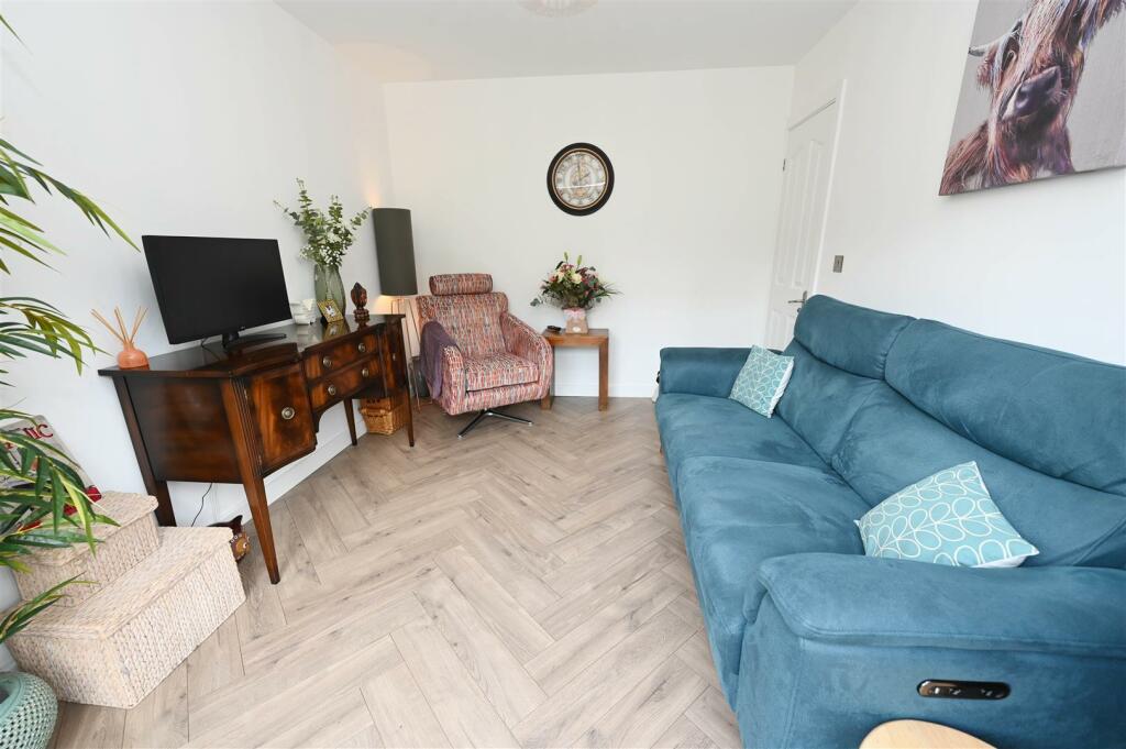 Additional image 15 of Ronaldshay Close, Richmond