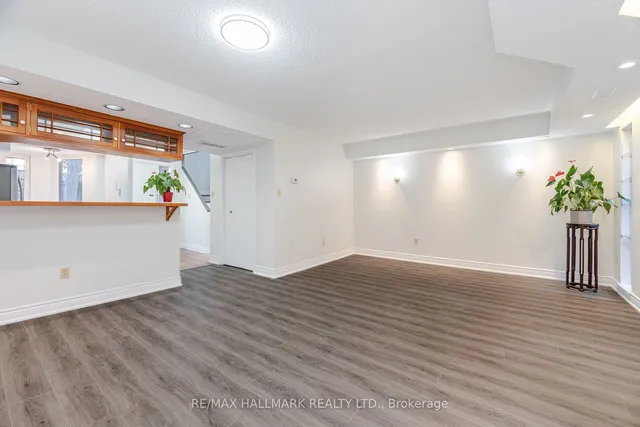 Additional image 12 of 31 Walmer Rd Unit 8