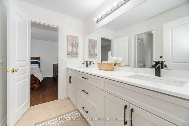 Additional image 39 of 71 Vanderpool Cres