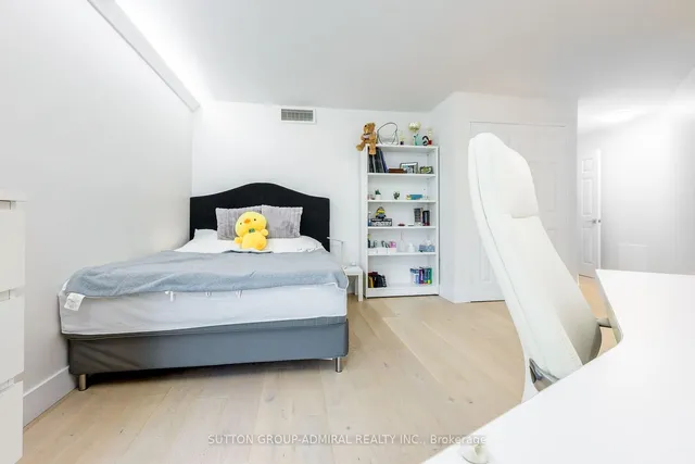 Additional image 37 of 278 Bloor St Unit 805