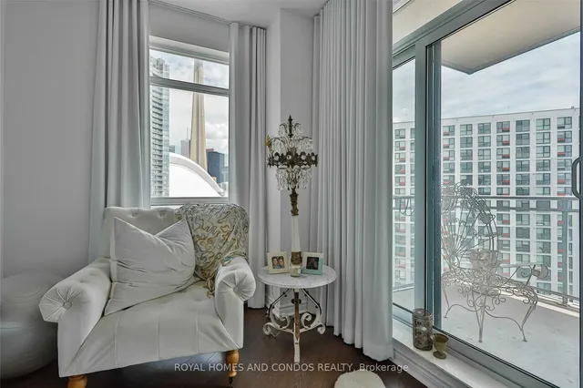 Additional image 23 of 410 Queens Quay Unit Lph6