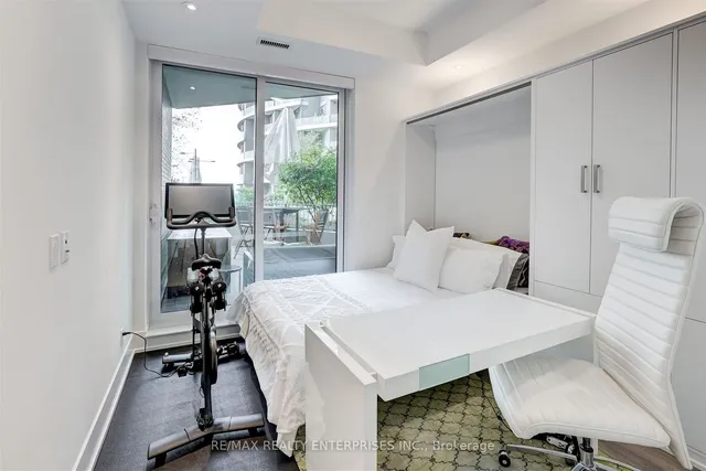 Additional image 20 of 1 Edgewater Dr Unit 212