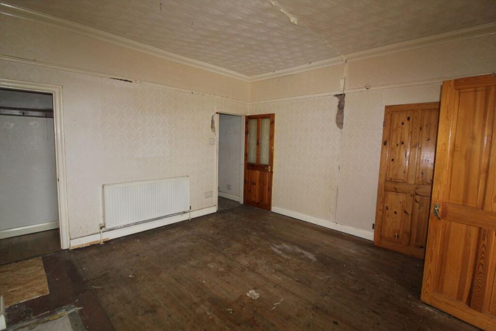 Additional image 4 of 283 Coal Clough Lane, Burnley, Lancashire, BB11 4DH