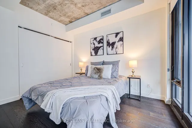 Additional image 27 of 111 Bathurst St Unit 912