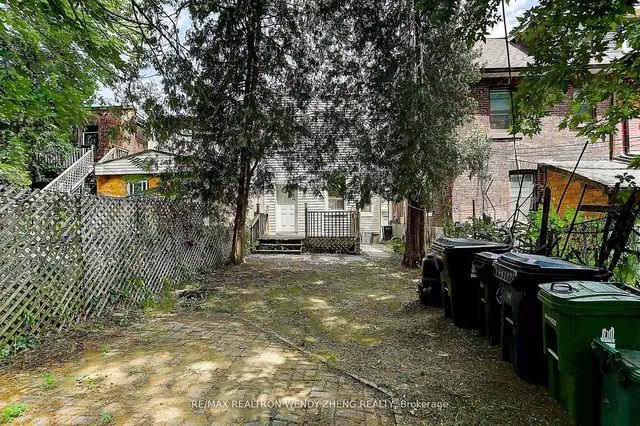 Additional image 32 of 2179 Dundas St