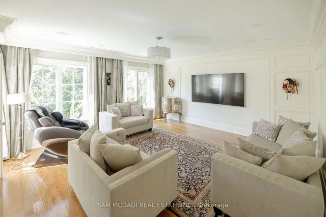 Additional image 9 of 246 Riverside Dr