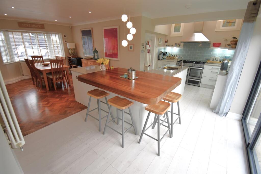 Additional image 26 of Attractive Detached Home In Popular Stoke Bishop Location