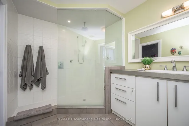 Additional image 24 of 402 PATRICIA Dr