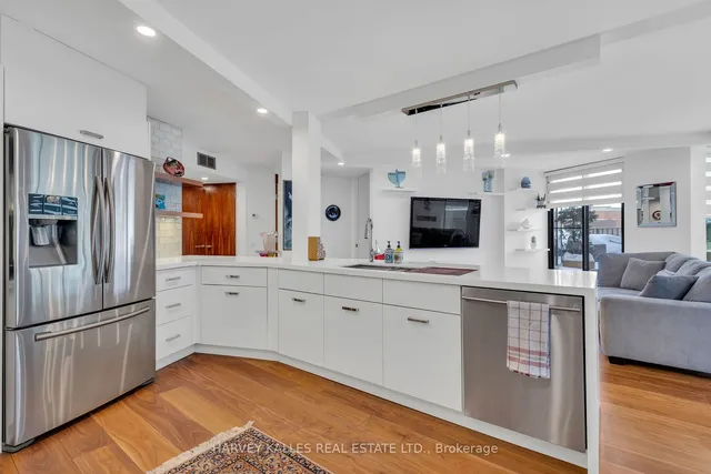 Additional image 25 of 1331 Bay St Unit 402